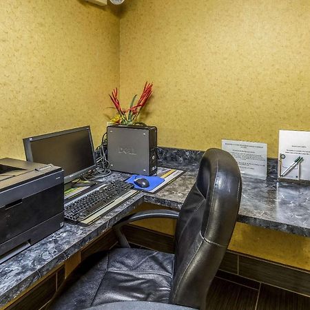 Quality Inn Рола Екстериор снимка