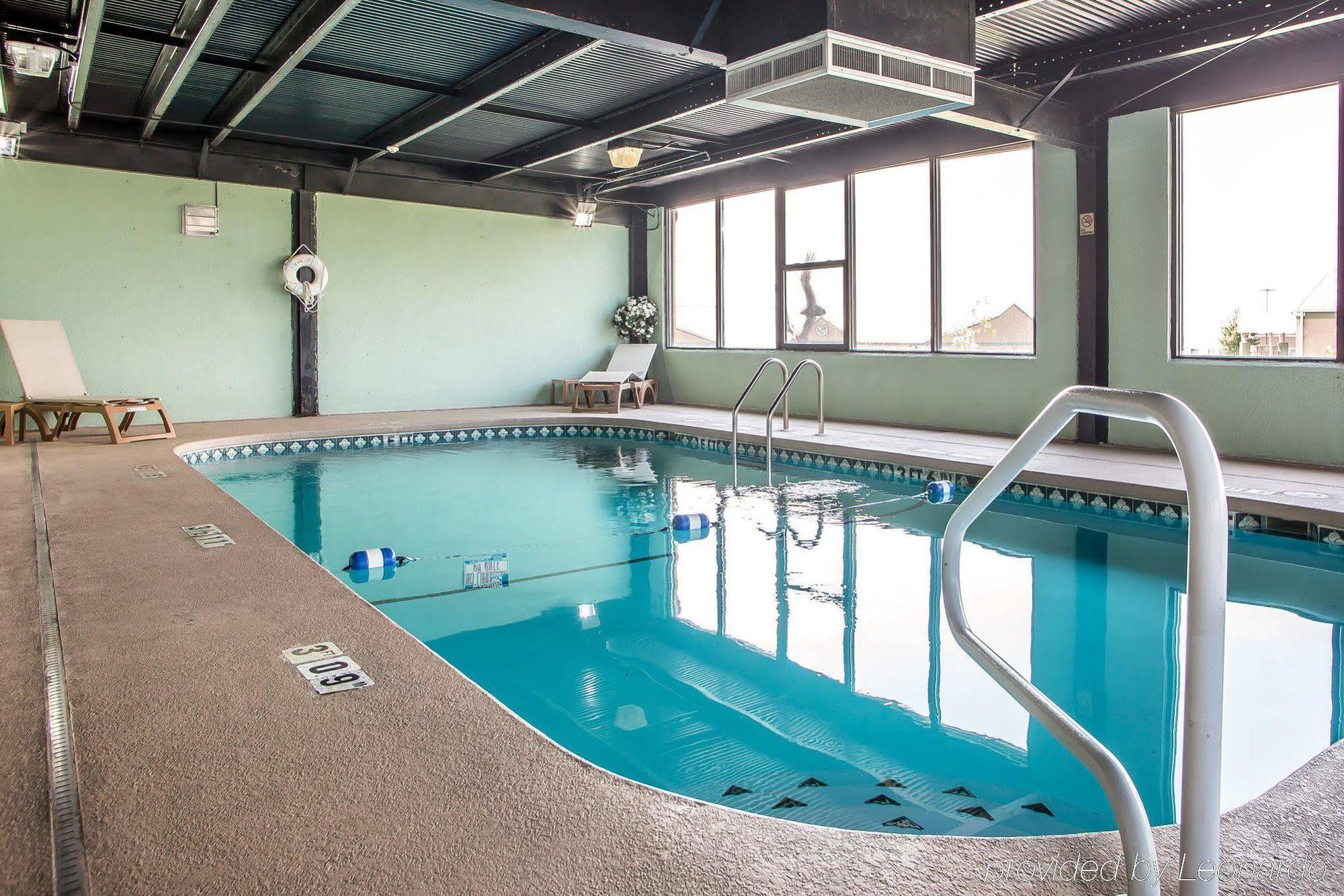 Quality Inn Рола Екстериор снимка